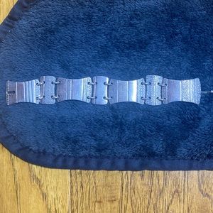 Sterling silver link bracelet w/keyhole lock